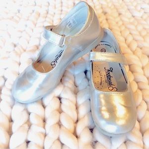 Footmates Girls Mary Jane Dress Shoe Silver Size 11.5